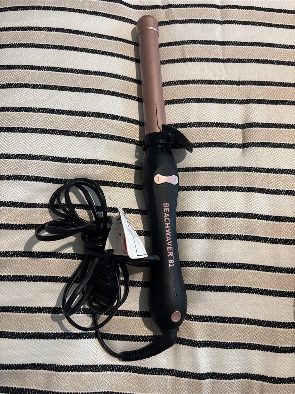 The Beachwaver Co. B1 Rotating Curling Iron - Black and Rose Gold